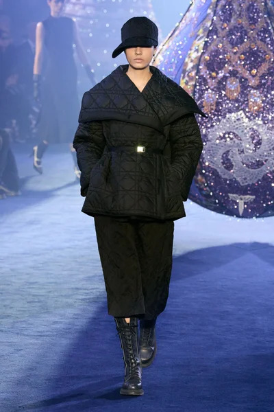Look 17
